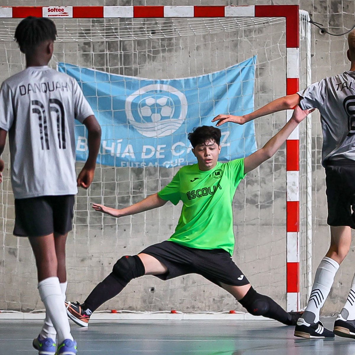 London Escolla Futsal Club tweet media