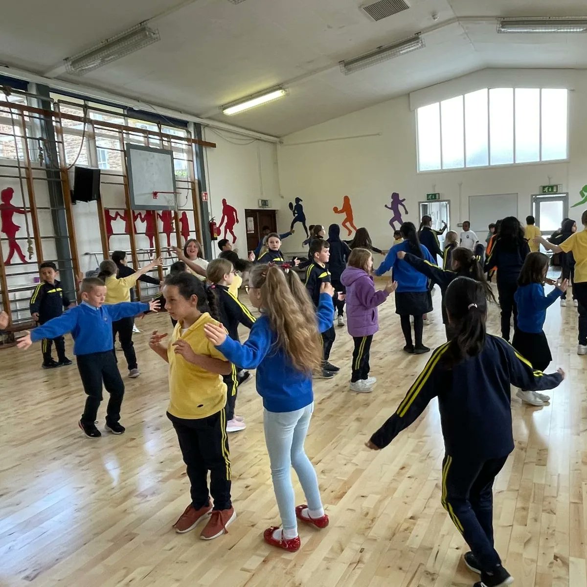 HeartPrimary's tweet photo. 2nd class Dance Class during our Active Week !! https://t.co/HpOvr8nouP