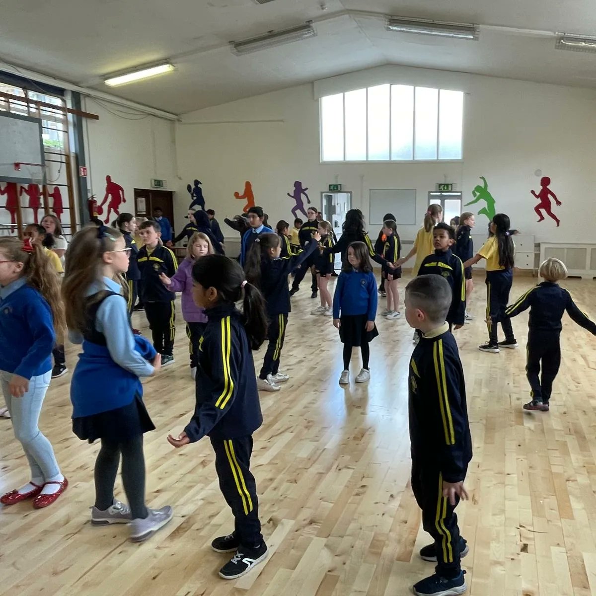 HeartPrimary's tweet photo. 2nd class Dance Class during our Active Week !! https://t.co/HpOvr8nouP