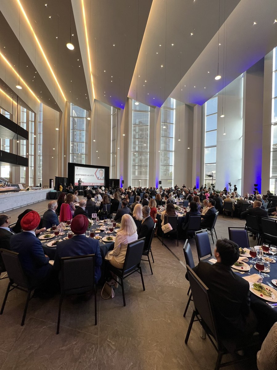 HBSClubDC's tweet photo. Great event today!  HBS Club of DC leadership luncheon with General Petraeus and David Bradley - on fireside chat on “Leadership in Critical Times”. 
Thank you to all HBS alums and friends who attended this great event! #Leadership #HBS #hbsdc #generalpetraeus #davidbradley https://t.co/4AQisnkNDp