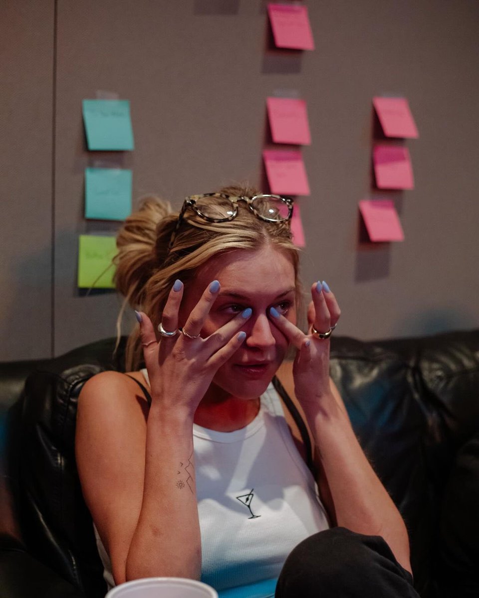 KelseaBallerini's tweet photo. album: recorded
mind: lost
dibs: unimpressed https://t.co/oPefXs8V9h