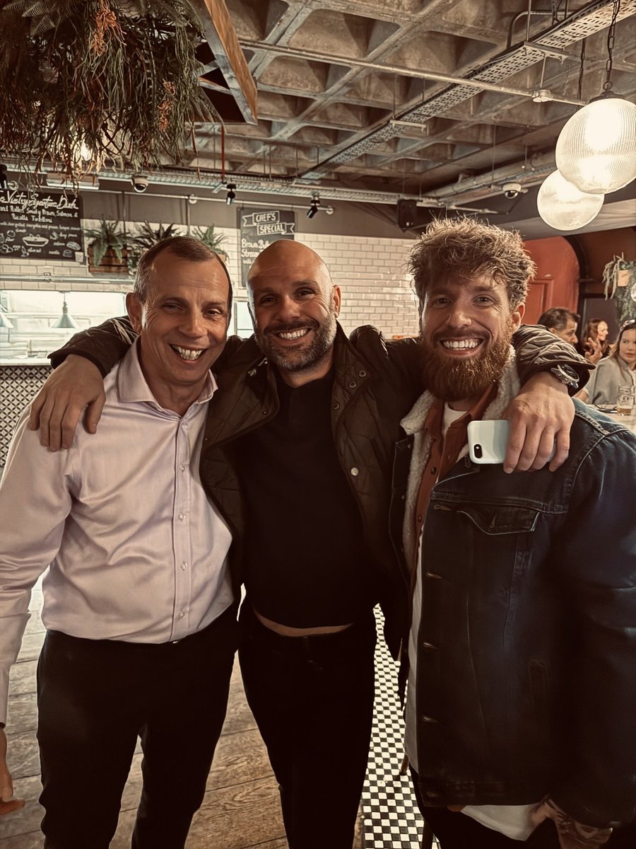 RyanLewisEders's tweet photo. City drinks 🍻 @DeanWardley https://t.co/hmWd79dew3