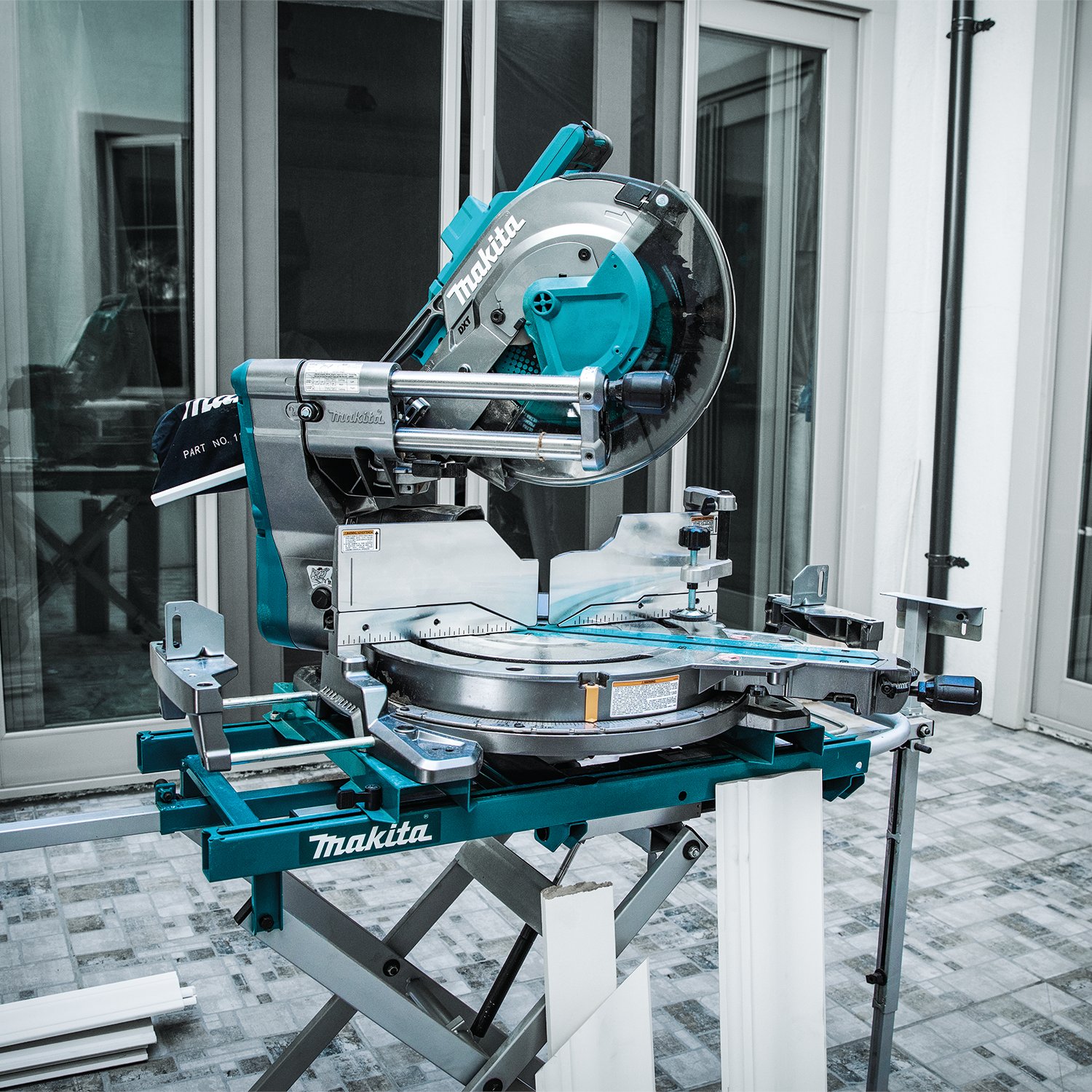 Makita Tools USA on X The 40V max XGT Brushless 12 Dual Bevel Sliding Compound Miter Saw GSL04 delivers fast smooth cutting. It has a 3 5 8 x 15 cutting capacity at 90 degrees