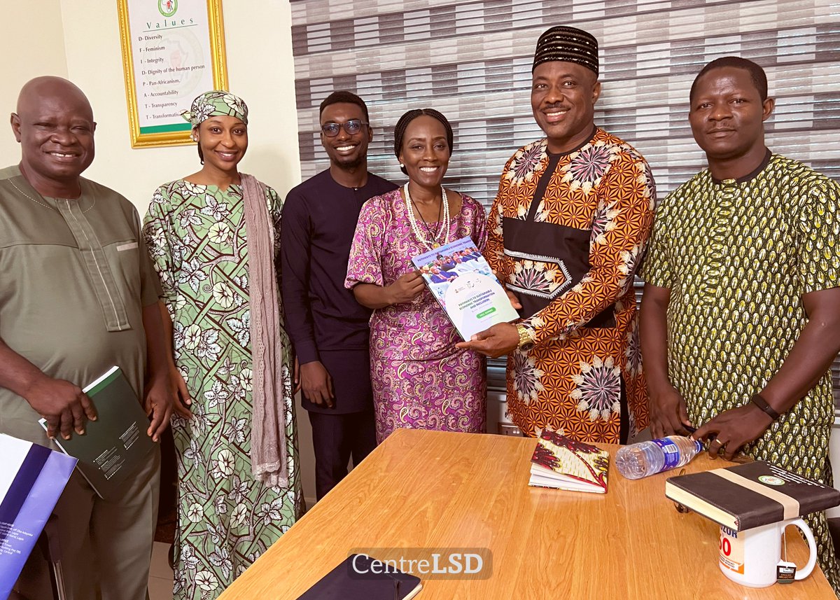 centrelsd's tweet photo. Productive session with the Nigerian Economic Summit Group on enhancing Nigeria's mining sector! We aim to establish a mining industry working group to advocate for reforms, and influence policies to align with the African Mining Vision.
#DoMiningRight
#Mining4InclusiveDevt https://t.co/NVz8td4bk6