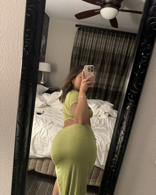 Now you can like my pics without your gf knowing https://t.co/cQJWTlq02g