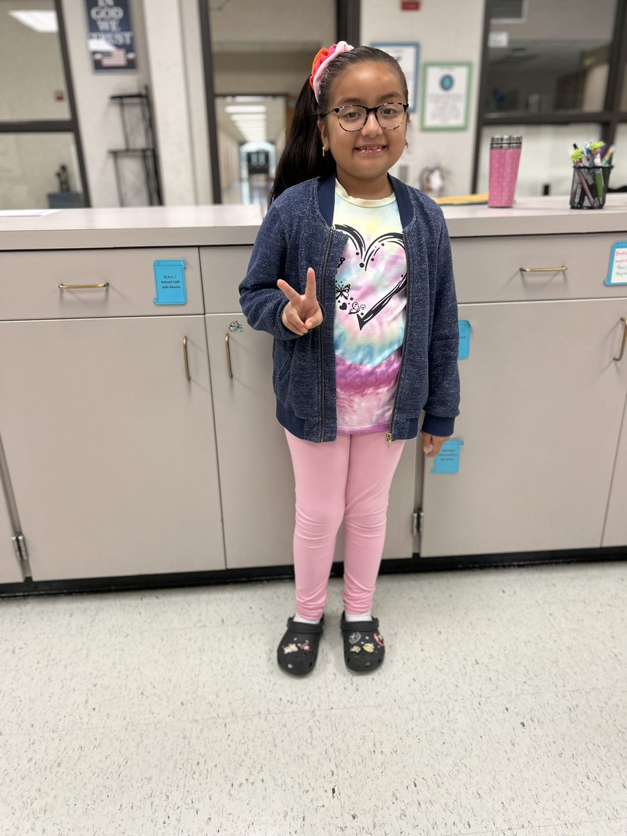 CounselorCRS's tweet photo. They understood the assignment! 80’s and Tie Dye Day. @AldineES_Summer @KujawaES_AISD #ChooseYourDestination https://t.co/Ks2T5YYzm5