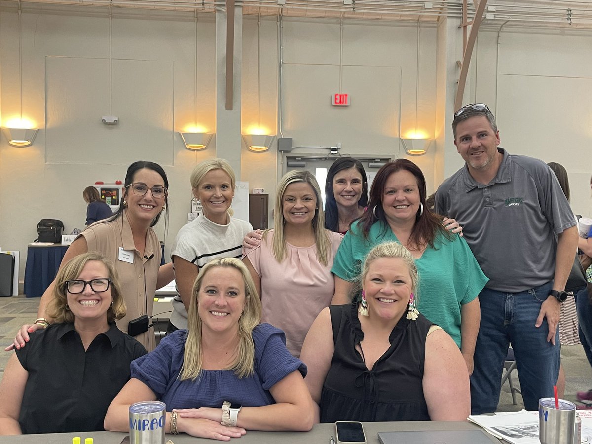 MaurepasSchool's tweet photo. Maurepas Administrators and other Livingston Parish School Leaders completed a 3 day training with NIET for the Louisiana Educator Rubric and Evaluation training this week! 
“Bloom where you are planted” 🌻💚
@NIETteach @LaBelieves @TDHam08 @BritneyBAllen1 https://t.co/PlZVJihOv9