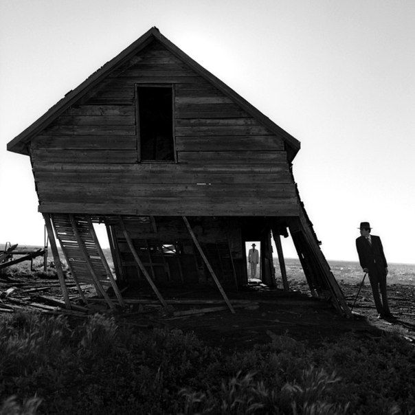 "Nunca se sabe de qué peor suerte te ha salvado tu mala suerte". 
Cormac McCarthy
📷Rodney Smith