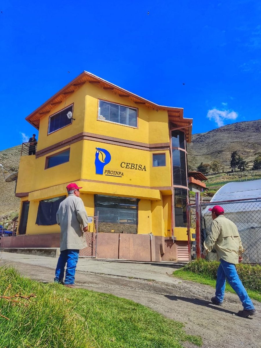 Gabrielasjr's tweet photo. Que viva la Alianza Científico-Campesina un referente de Venezuela venciendo las sanciones!

#CienciaParaLaVida https://t.co/N3JRUFC5pm