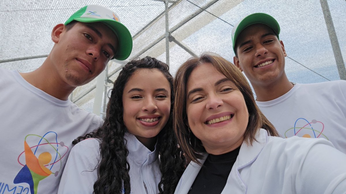 Gabrielasjr's tweet photo. Que viva la Alianza Científico-Campesina un referente de Venezuela venciendo las sanciones!

#CienciaParaLaVida https://t.co/N3JRUFC5pm