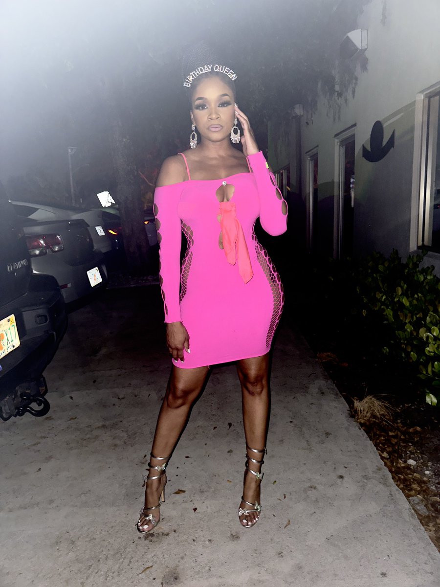 KekeMo_07's tweet photo. Never worried about my birthday bc I get a new one every year💕🥳 👑 

#BirthdayQueen #JuneSixth #Gemini https://t.co/GacSPRgw5T