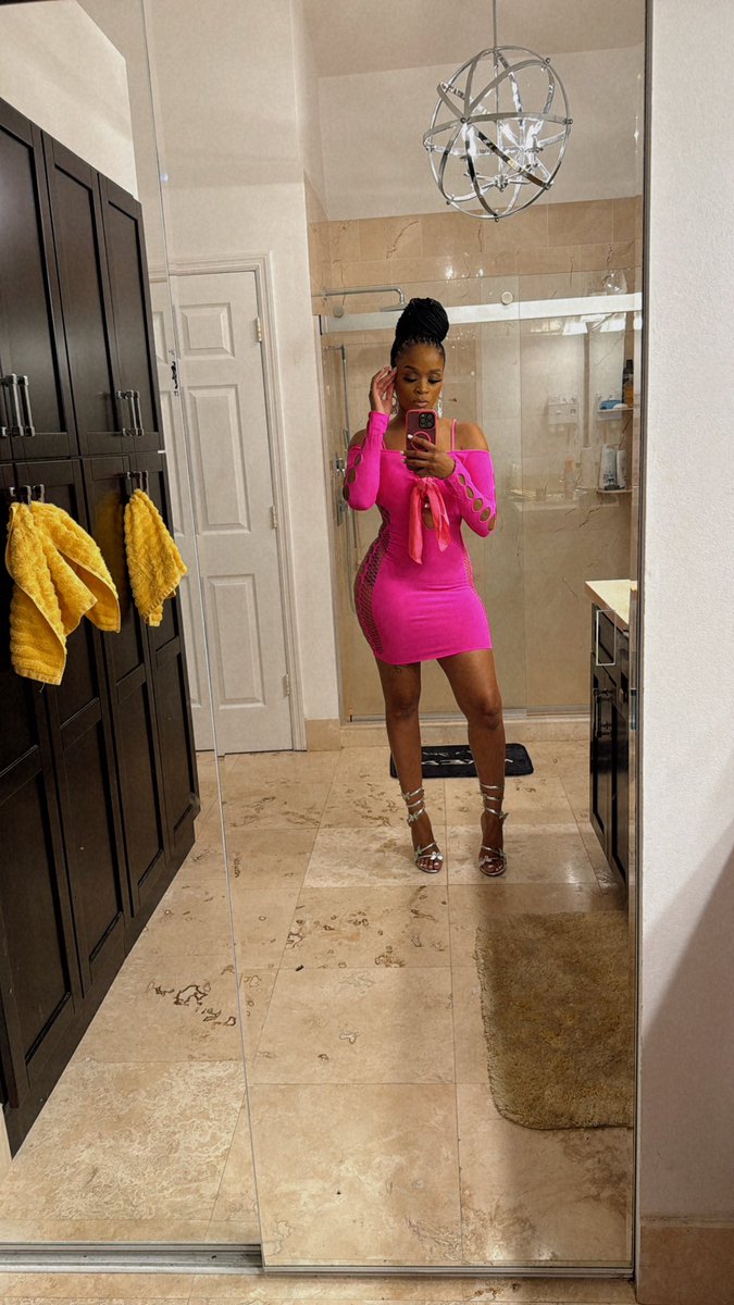 KekeMo_07's tweet photo. Never worried about my birthday bc I get a new one every year💕🥳 👑 

#BirthdayQueen #JuneSixth #Gemini https://t.co/GacSPRgw5T