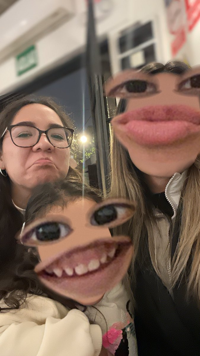 iamnaycan's tweet photo. Amistad que se volvió  comadre mía y mayina de mi gorda 🌸💖✨🌈 https://t.co/w4u87P8Sn9