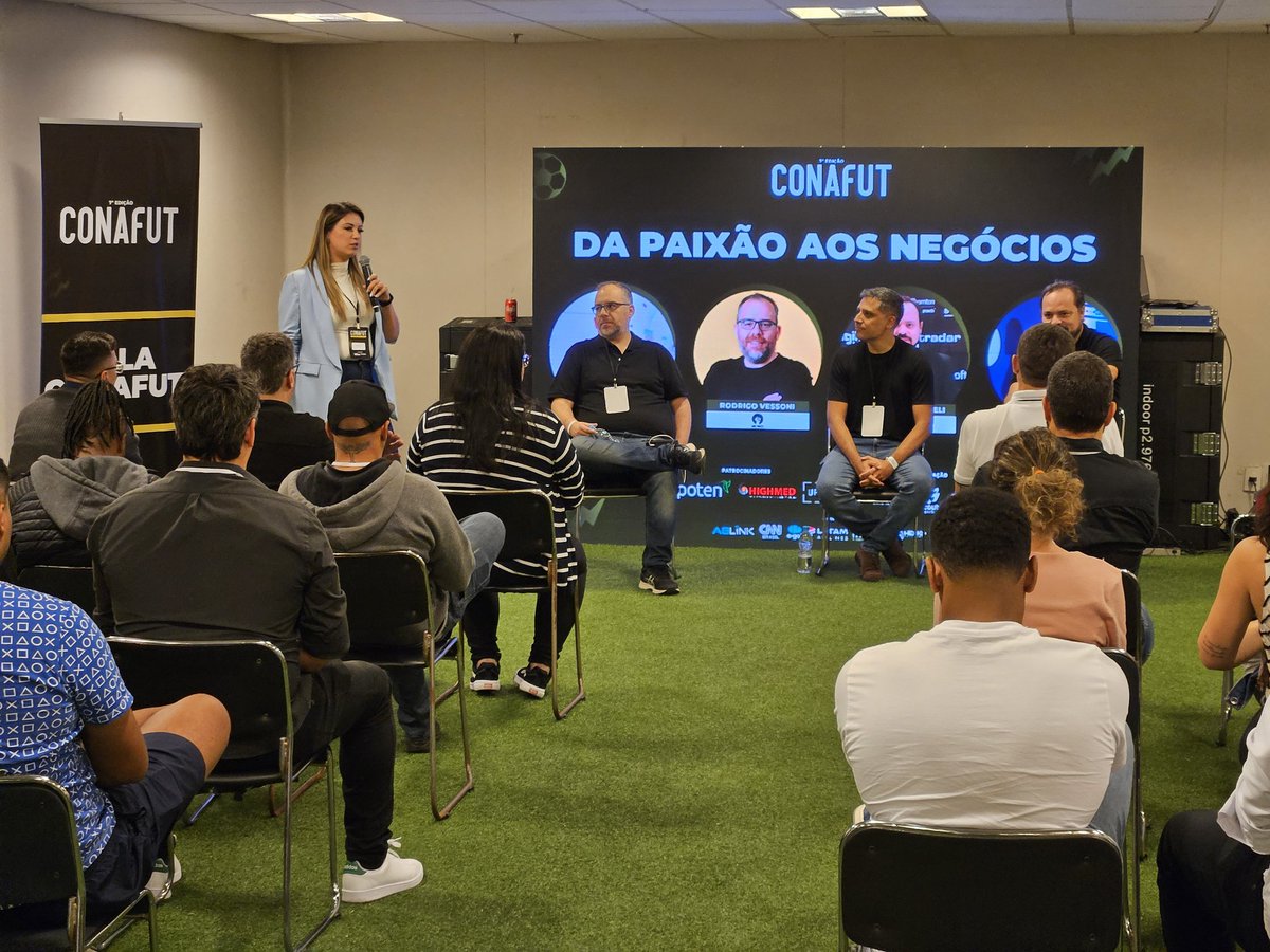 fabiomstella's tweet photo. Bom ver o debate no @conafut do forte nicho que é a mídia independente

Ainda mais com potências como @Vessoni do @MeuTimao e @GioMartineli do @diariodopeixe, eles que marcaram história no Lance.

Além do @RicardoSenna1 do @arqtricolor que é referência para nós no @SPFC24Horas_ https://t.co/ebzW9fK6Bx