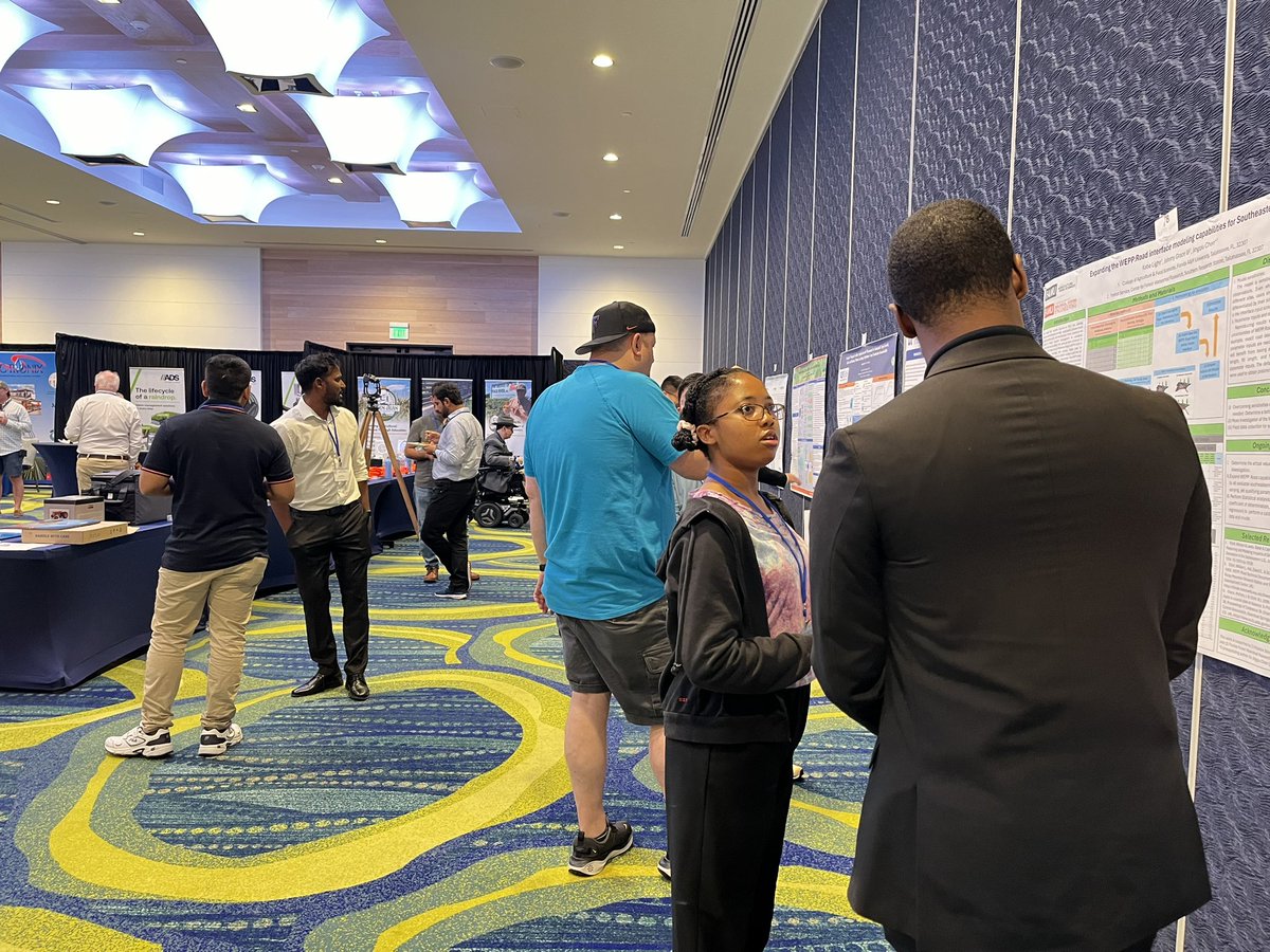 #FLASABE2024 Enjoy networking social at the poster session!! <a href="/VivekSharmaUF/">Vivek Sharma</a>