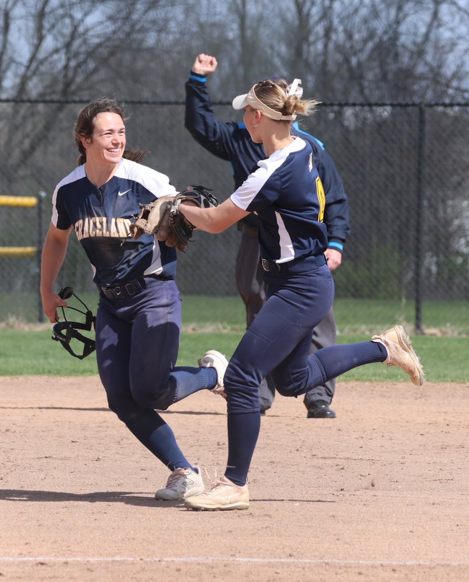 Graceland University Softball 🥎 tweet media