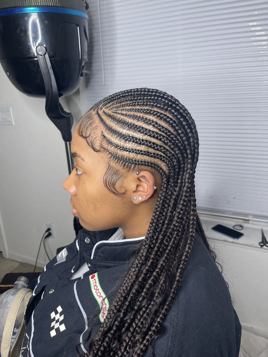 niahbabbbyyy's tweet photo. Can yall book me please im beggin atp and I provide the hair 😕 &amp;&amp;&amp; im doing that deal or no deal shit https://t.co/1SPe7rlaBP