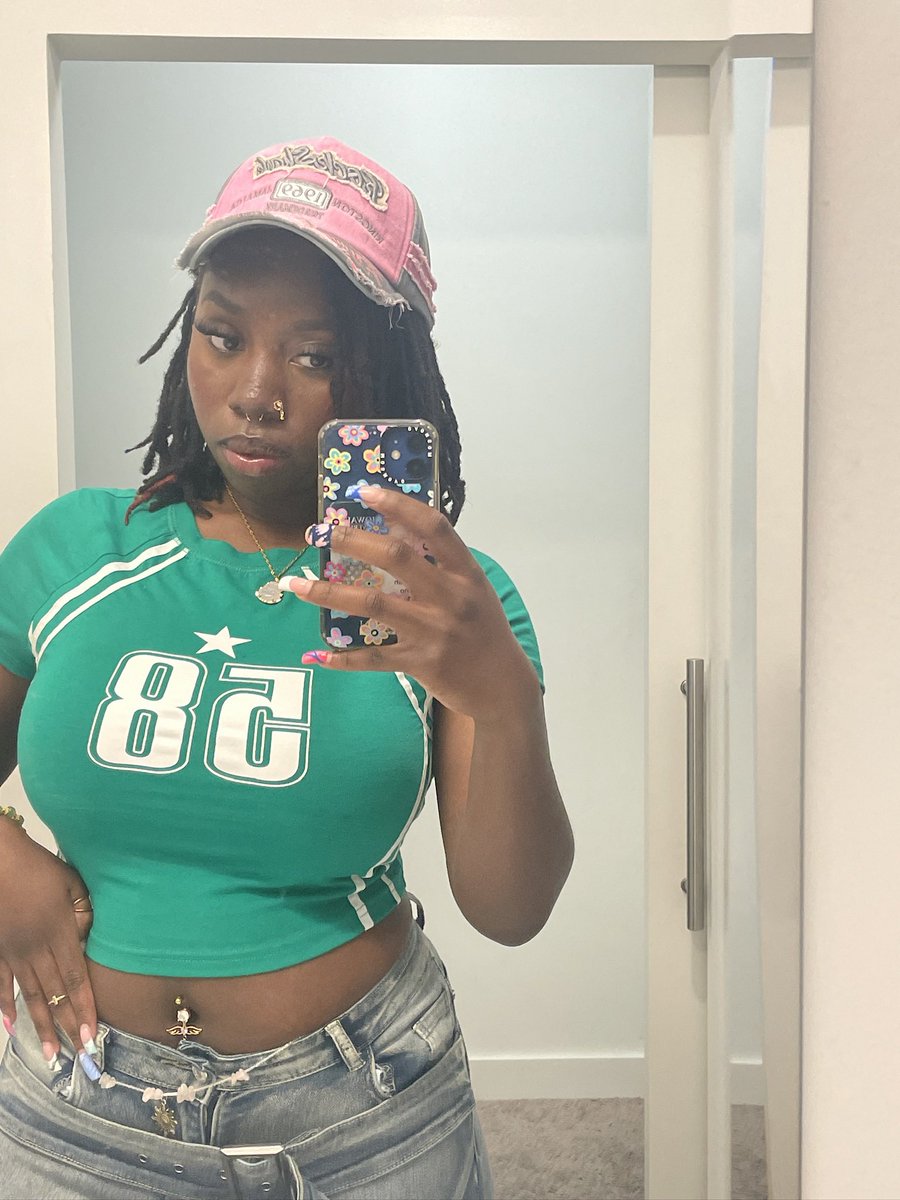 pennyloccsta's tweet photo. I have a mirror selfie obsession ngl https://t.co/JJYICO8jpC