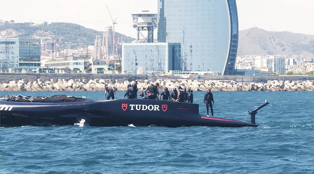 sailyvela's tweet photo. Alinghi Red Bull Racing disalbera! SAILY TV: https://t.co/GvJnkEWY49 https://t.co/97RoBO7yCr