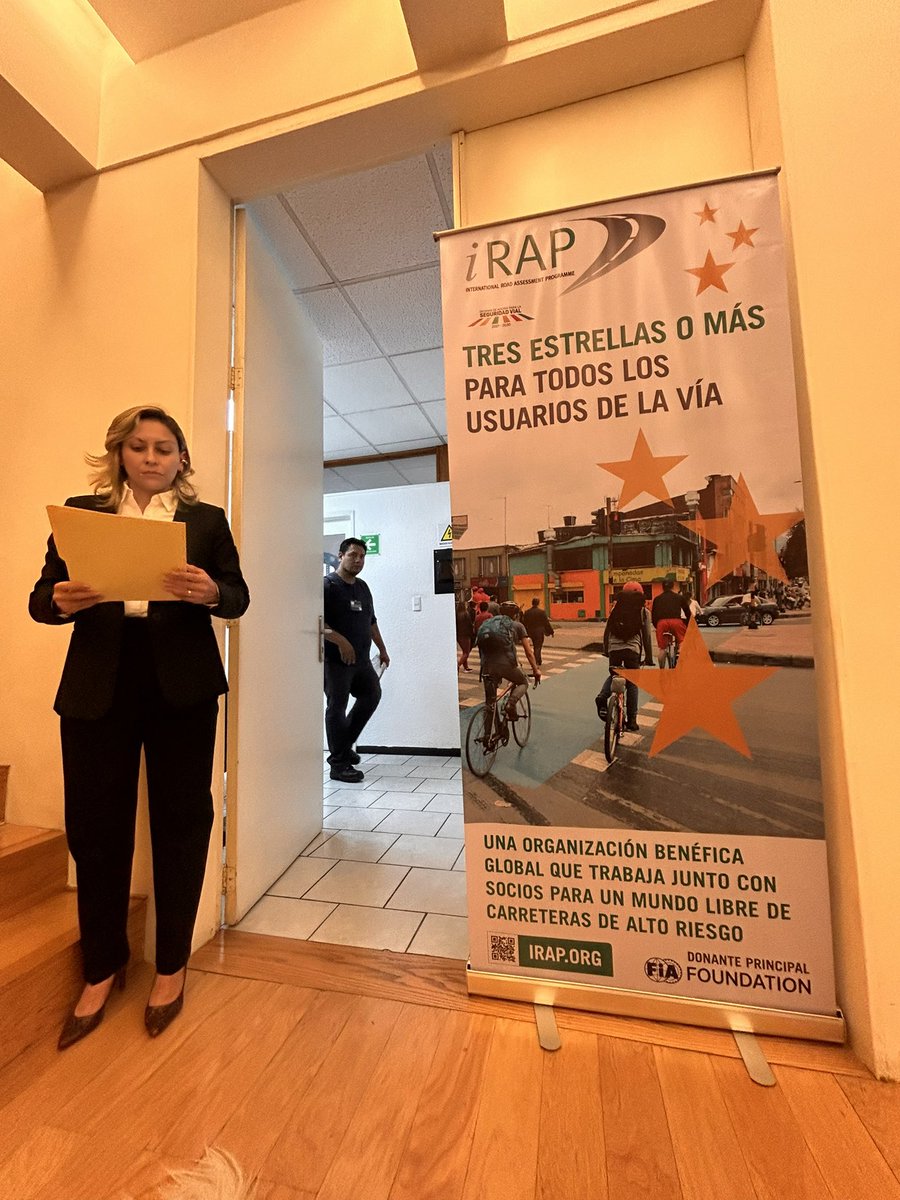 ANASEVI_Mx's tweet photo. @Anasevi En la firma del acuerdo MexIRap entre Irap y la SICT. Pasos firmes hacia la meta del segundo Decenio de Acción para la Seguridad Vial 2021-2030 https://t.co/VqQxg8Ozhi