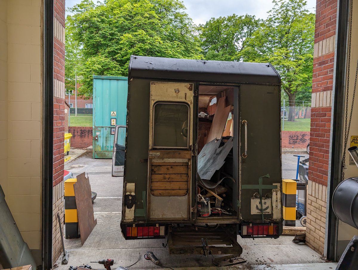 gearknobs_'s tweet image. A little over 2 months until we set off to Cape Town.

A lot of work to do!

#londontocapetown #gearknobs