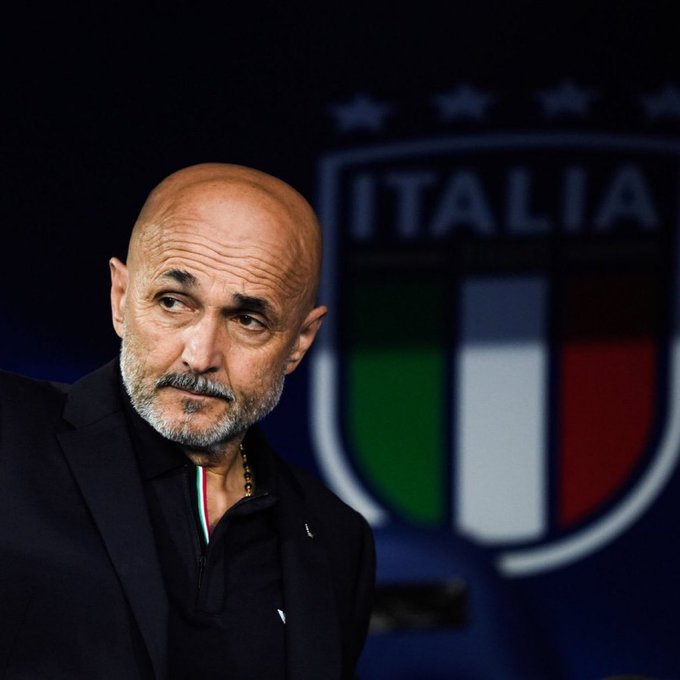 Luciano Spalletti'den takımına EURO 2024 kuralları:  

Kulaklık takılmayacak. Takım içerisindeyken telefonla ilgilenilmeyecek.