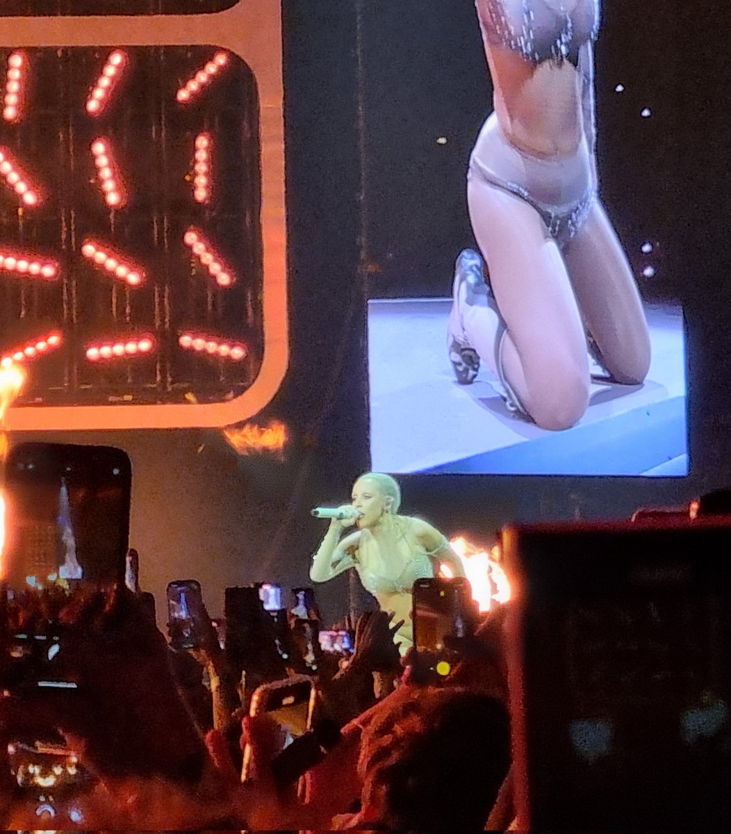oh_aimee's tweet photo. Doja cat in Birmingham was everything, I realise now that I didn't need therapy, I just needed to scream Rules 😌
@DojaCat

#scarletworldtour #scarletworldtoureurope https://t.co/wYOJAM9DrU