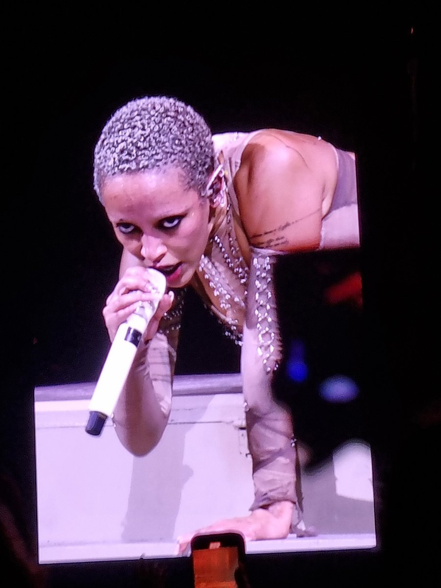 oh_aimee's tweet photo. Doja cat in Birmingham was everything, I realise now that I didn't need therapy, I just needed to scream Rules 😌
@DojaCat

#scarletworldtour #scarletworldtoureurope https://t.co/wYOJAM9DrU