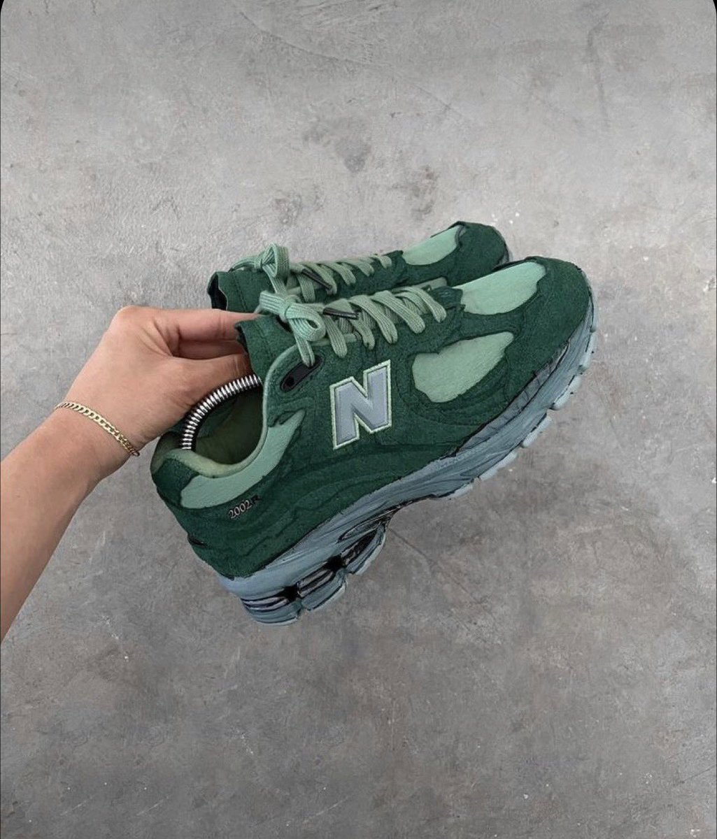 DayDreamKicks's tweet photo. Forest green🌲 https://t.co/cn31rRjG3u