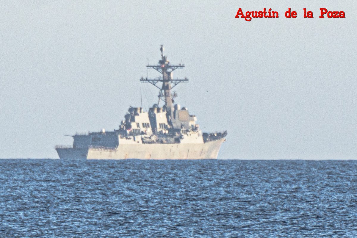 AgustinLowpozi's tweet photo. El destructor USS Bulkeley DDG 84 realiza ejercicios en el horizonte de la costa de Rota.
Los buques Roosevelt DDG-80, Paul Ignatius DDG-117 y Arleigh Burke DDG-51 junto al DDG-84 están destinados en la Base Naval de Rota. #Bulkeley #Roosevelt #BaseNavalRota #PaulIgnatius https://t.co/sHBxZdq79B
