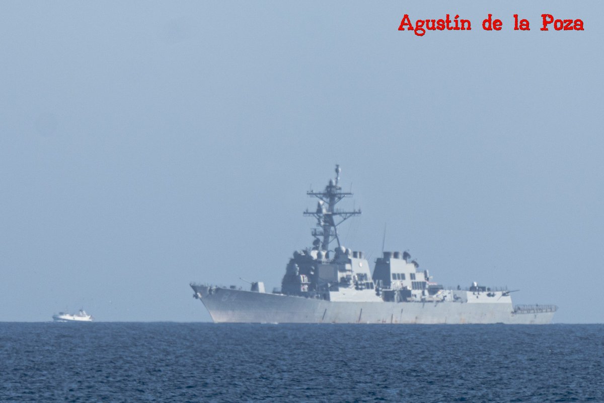 AgustinLowpozi's tweet photo. El destructor USS Bulkeley DDG 84 realiza ejercicios en el horizonte de la costa de Rota.
Los buques Roosevelt DDG-80, Paul Ignatius DDG-117 y Arleigh Burke DDG-51 junto al DDG-84 están destinados en la Base Naval de Rota. #Bulkeley #Roosevelt #BaseNavalRota #PaulIgnatius https://t.co/sHBxZdq79B