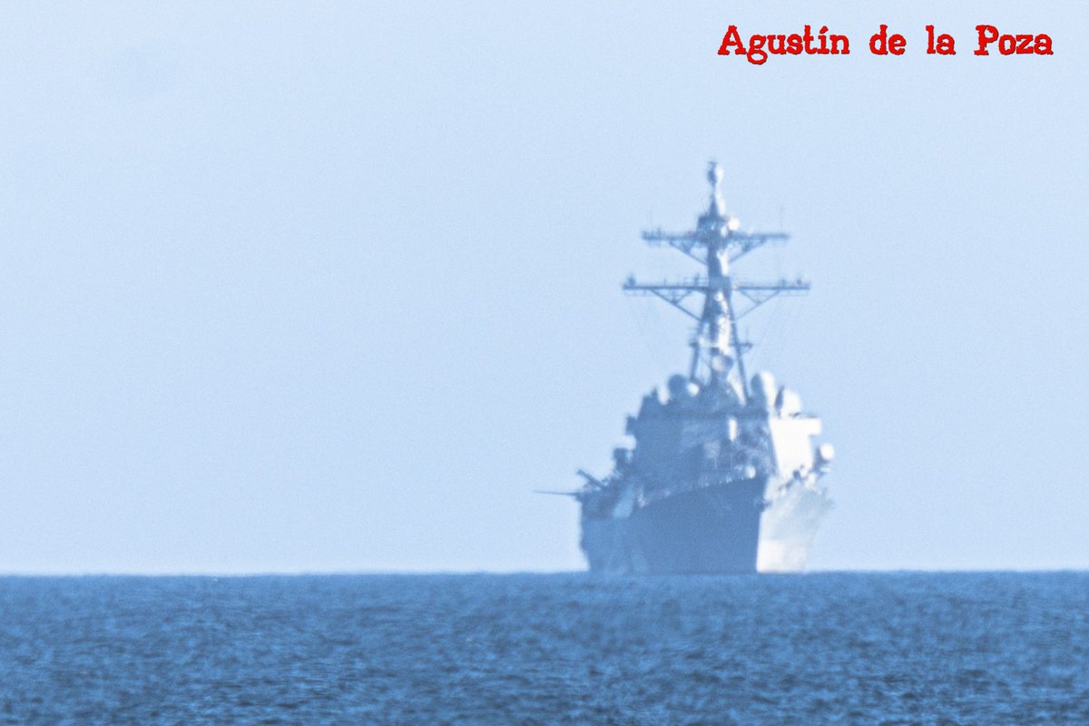 AgustinLowpozi's tweet photo. El destructor USS Bulkeley DDG 84 realiza ejercicios en el horizonte de la costa de Rota.
Los buques Roosevelt DDG-80, Paul Ignatius DDG-117 y Arleigh Burke DDG-51 junto al DDG-84 están destinados en la Base Naval de Rota. #Bulkeley #Roosevelt #BaseNavalRota #PaulIgnatius https://t.co/sHBxZdq79B