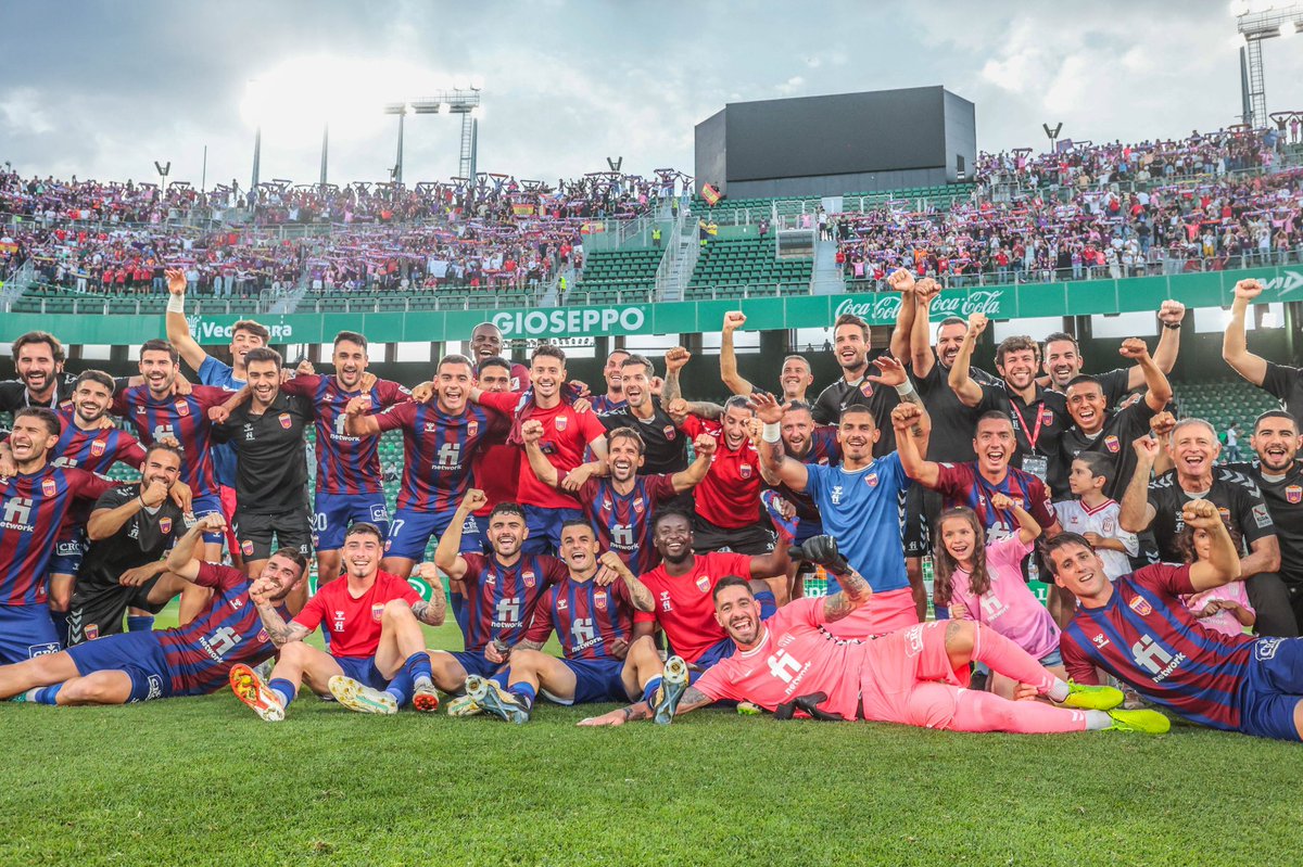 migueortega92's tweet photo. Temporada 23/24 ❤️💙💪🏽⚽️

Primera en el fútbol profesional, junto a un gran cuerpo técnico que ha aportado a mi crecimiento personal, jugadores que lo han dado todo, en los momentos más difíciles.

Aupa deportivo!

#Readaptación #CDEldense #PreparaciónFísica #LaLigaHypermotion https://t.co/lTe1ZMONPW