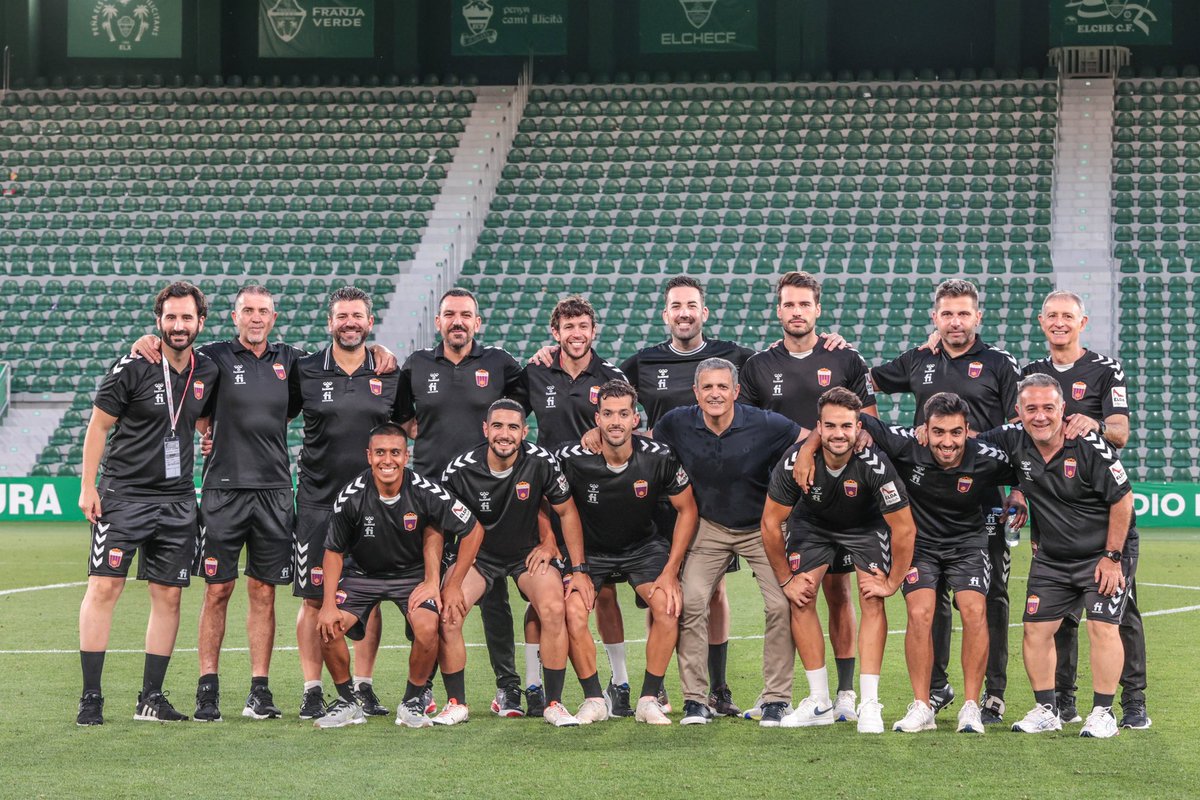 migueortega92's tweet photo. Temporada 23/24 ❤️💙💪🏽⚽️

Primera en el fútbol profesional, junto a un gran cuerpo técnico que ha aportado a mi crecimiento personal, jugadores que lo han dado todo, en los momentos más difíciles.

Aupa deportivo!

#Readaptación #CDEldense #PreparaciónFísica #LaLigaHypermotion https://t.co/lTe1ZMONPW