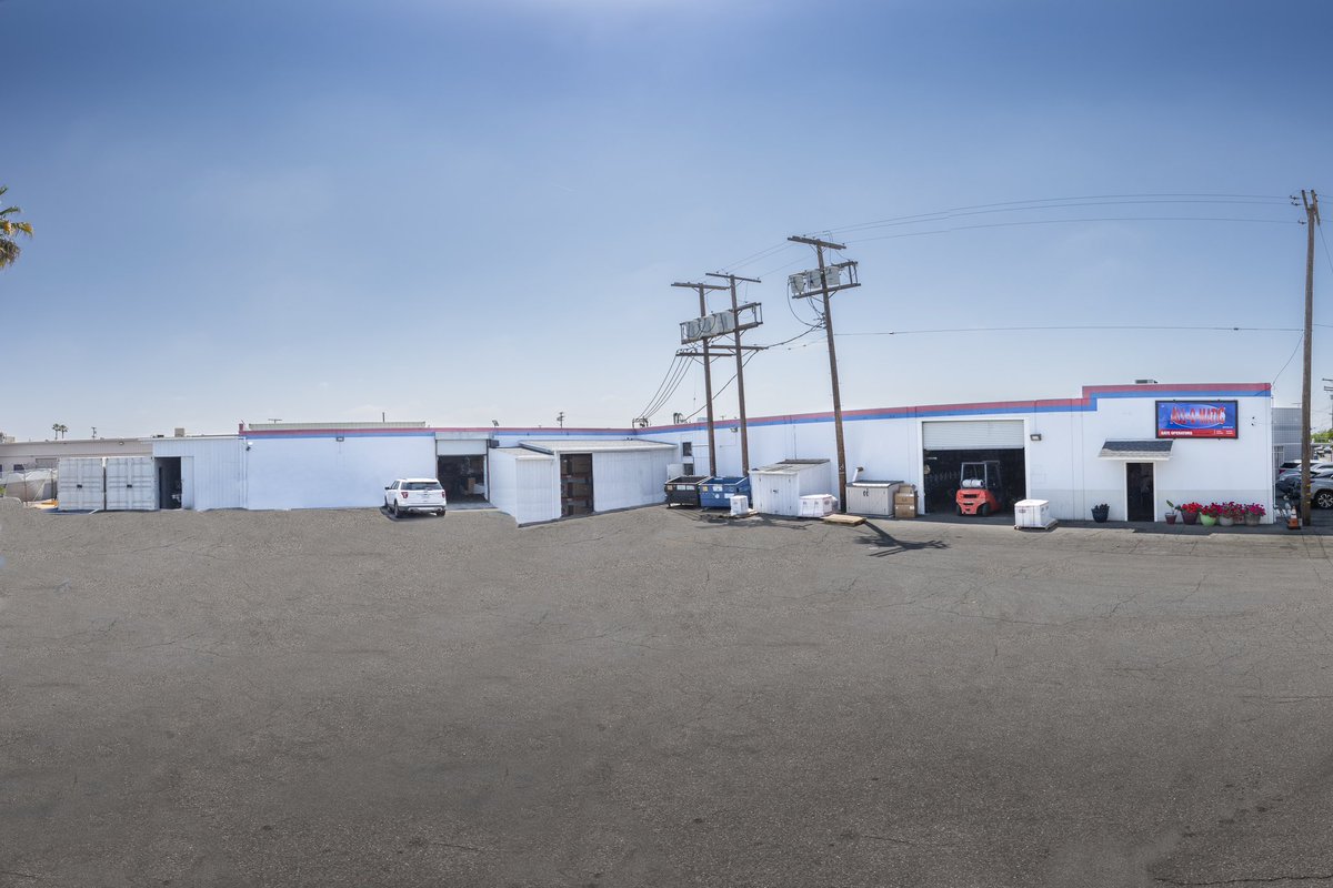 RogerPerryLA's tweet image. Just Listed!! 

7820 Gloria Ave 
Van Nuys

Available at $6,450,000

16,760 SF 100% Leased

Rare Warehouse in Prime Van Nuys. 15,817 sqft improvement. 33,035 lot size. Tons of parking. Zone M2-1. Light Mfg. Seller may carry. Tenant occupied and will exit at the end of October.