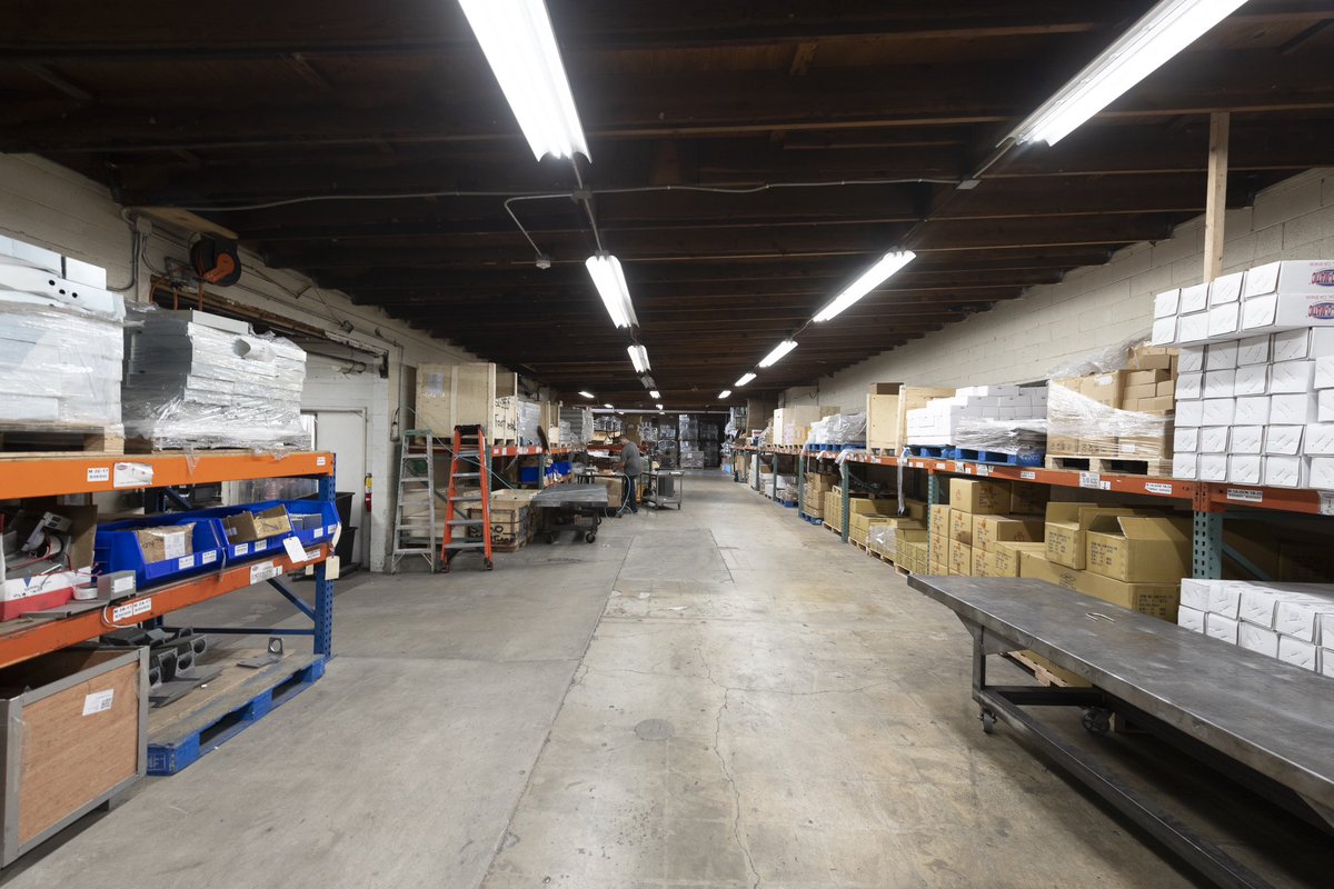 RogerPerryLA's tweet image. Just Listed!! 

7820 Gloria Ave 
Van Nuys

Available at $6,450,000

16,760 SF 100% Leased

Rare Warehouse in Prime Van Nuys. 15,817 sqft improvement. 33,035 lot size. Tons of parking. Zone M2-1. Light Mfg. Seller may carry. Tenant occupied and will exit at the end of October.
