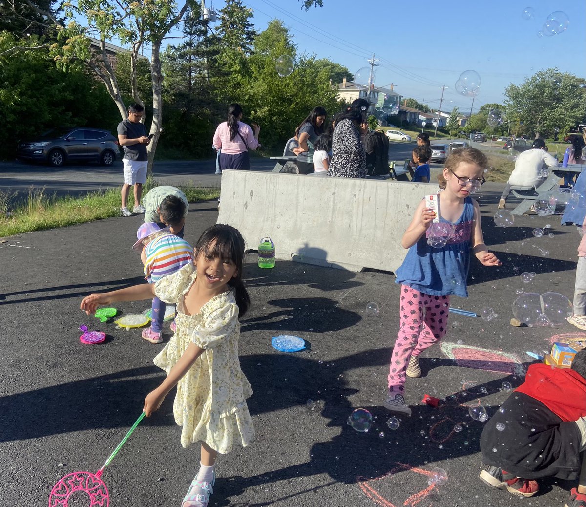 We hosted Primary Orientation at the annex site at 5pm today, followed by our monthly SchoolsPlus Family Drop-In event at the main site!  A wonderful community turn out for both events on this beautiful sunny evening in Fairview ❤️☀️🎉