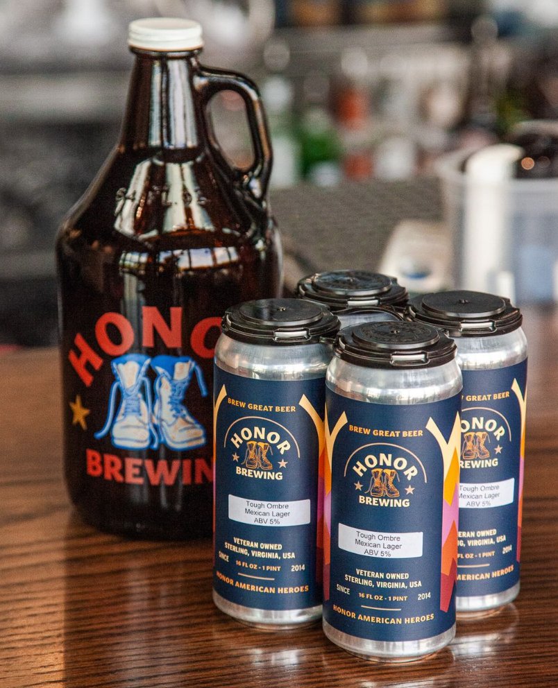 riverbendmalt's tweet photo. Mexican Lagers are flying off the shelves this season! Meet two of them, and click the link to find 18 more #madewithRiverbend malt! 🌽🍺⁠
⁠
1️⃣ @lennyboybrewing Uno Mas⁠
⁠
2️⃣ @honorbeer Tough Ombré ⁠

https://t.co/NGQidaEVMP https://t.co/wFoJL4UDZn