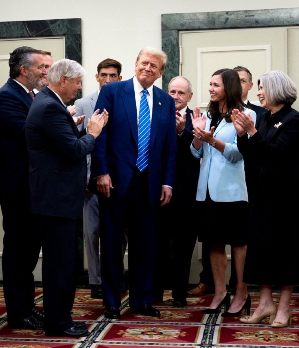 Auntie Smartassy tweet media