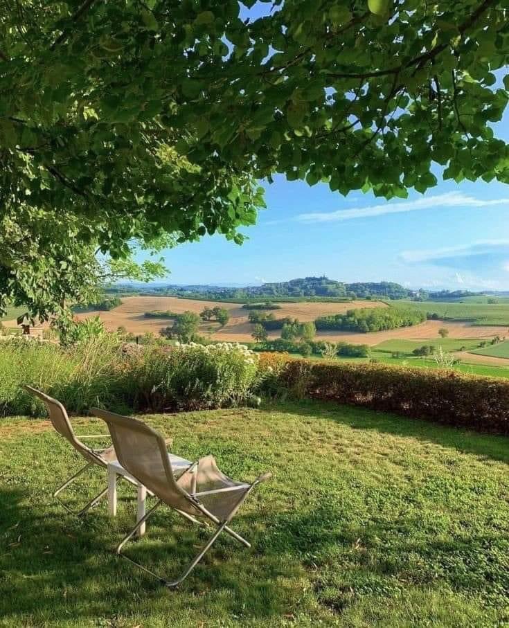 بعيداً عن كل حاجة.