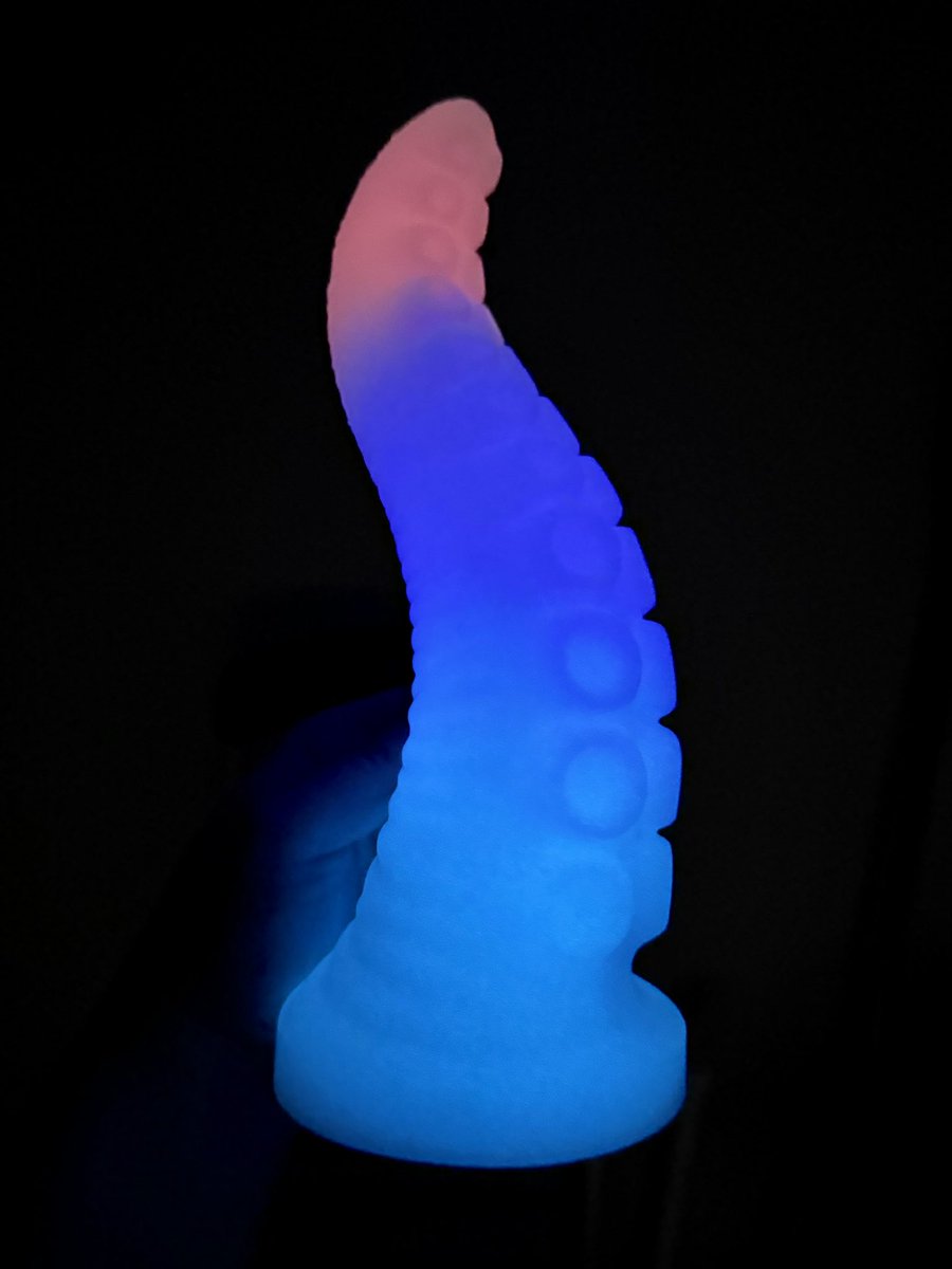 Happy Pride month to my fellow bisexuals! 💖💜💙
(Yes I know my table is a disaster zone)