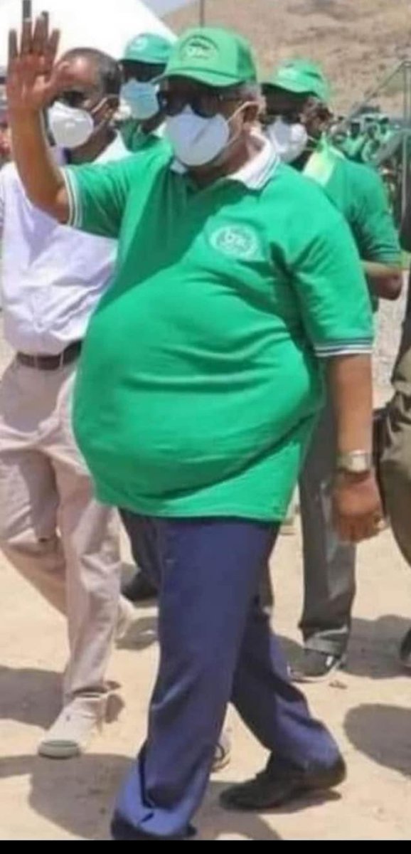 Deee_luul's tweet photo. Ismail Omar Guelleh is actively obstructing Qatar's mediation efforts between Somalia and Ethiopia❗️

Soomaaliya Ilaahay wuxuu daba dhigy foostada fadhida Jabuuti❗️🛢 🤦🏽‍♀️

Midda kale, HSM maa weli wuxuu awoodi la'yahay in uu Itoobiya cashar u dhigo? #Fashil

#Somalia
#Somali https://t.co/PnMcusjWgE