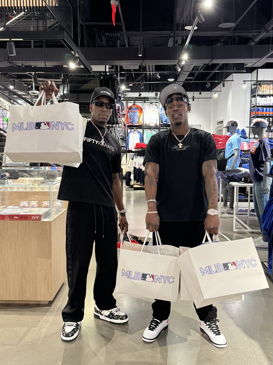 Jazz Chisholm Jr. and Nick Gordon pulled up and had to get ALL our jerseys 😅

#MLBStoreNYC