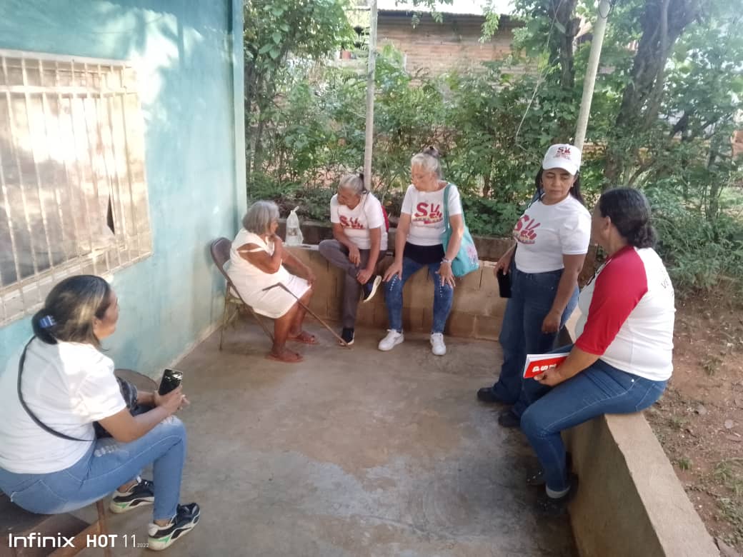 Cumpliendo Orientaciónes de <a href="/NicolasMaduro/">Nicolás Maduro</a> se realiza un despliegue en el Sector 10 de Marzo casa a casa todo el equipo del <a href="/SomosVzlaSS2022/">Somos Venezuela</a>, llevando ese mensaje de paz y fortaleciendo el 1X10X7 para garantizar la Gran Victoria este 28J.  Juntos Somos Más..