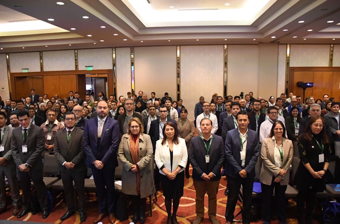 📌 Ayer, la <a href="/AFD_es/">Agence française de développement Amérique Latine</a> en🇵🇪, participó en el Primer Encuentro para Modernizar el Sistema Integrado de Transporte 🚘.
💡 Donde se pudo intercambiar experiencias: El Grupo AFD y el Transporte Urbano Sostenible por Mariela Rodriguez
Agradecemos a <a href="/ATU_GobPeru/">Autoridad de Transporte Urbano</a> por la invitación.