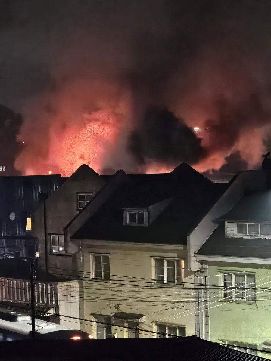 JavierGu7ierrez's tweet photo. Incendio en calle chorrillos en Puerto Montt https://t.co/fIiwEYCXF0