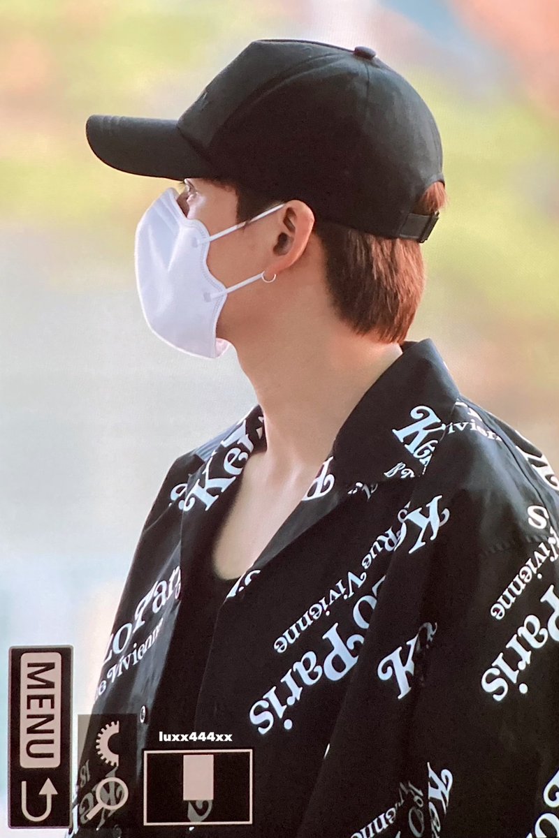 luxx444xx's tweet photo. 240614 ICN #루카스 #LUCAS https://t.co/7PEk4CFEDN