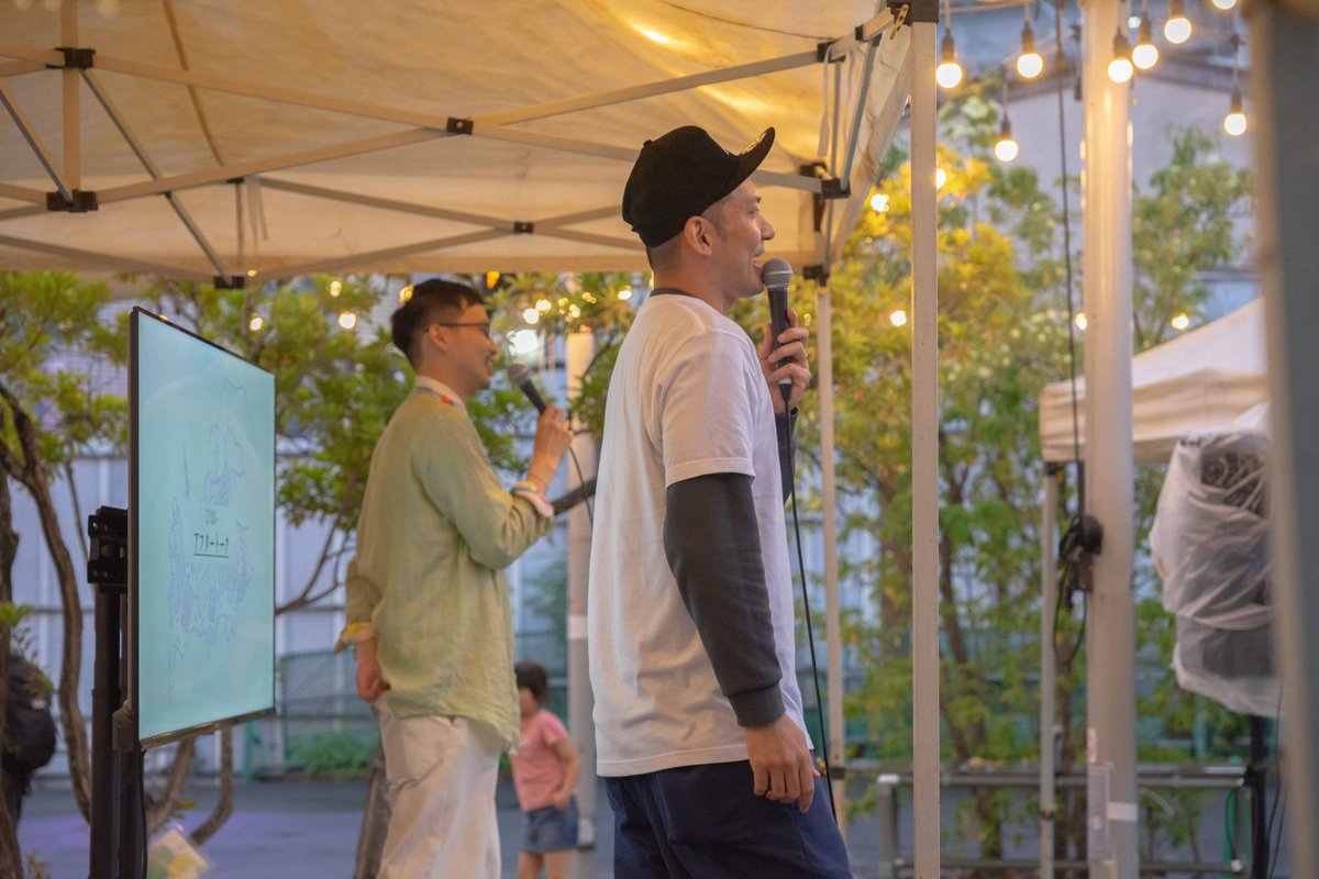 katachitonakami's tweet photo. トークイベントも6時間ぶっ通しで開催。まろさん遠藤さんの話で行きたいホテルめっちゃ増えたし、いけちゃんShoさんの話を聞いて改めて建築を発信する大切さを感じ自分もどんどんチャレンジしたくなった。
伯耆原さんと全力で走り切ってエンディング迎えた瞬間の豪雨。。
何とかギリギリ持ってくれた◎ https://t.co/pEvpM9Bolp