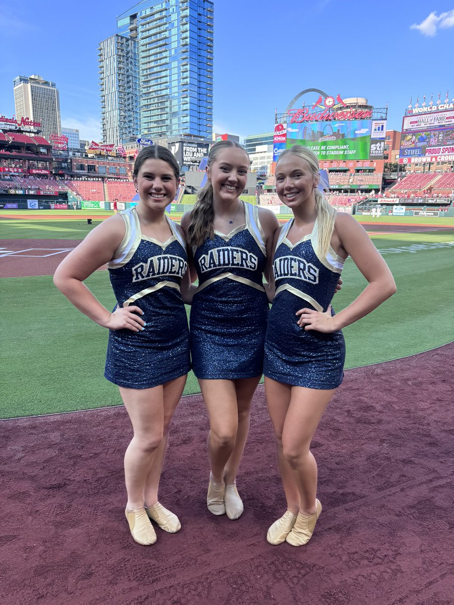 qnd_pom's tweet photo. Thank you @Cardinals for having the QND Pommers! We had a blast performing and it was a beautiful night for baseball and a Cardinals Win! Let’s Go Cardinals! ��️⚾️🏟️ https://t.co/GUPYXLx269