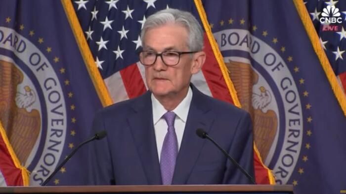 Crown_Financial's tweet photo. Powell Admits The Biden Admin Is "Overstating" Jobs #CookinTheBooks 
 https://t.co/ejBg3UXTWN https://t.co/1vBkL6k6iE